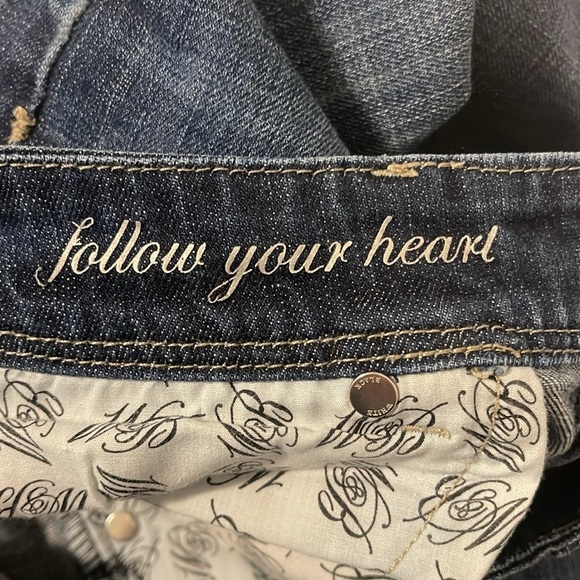 White House Black Market Blanc Follow Your Heart Flare Leg Jeans Size 4S - Picture 6 of 6